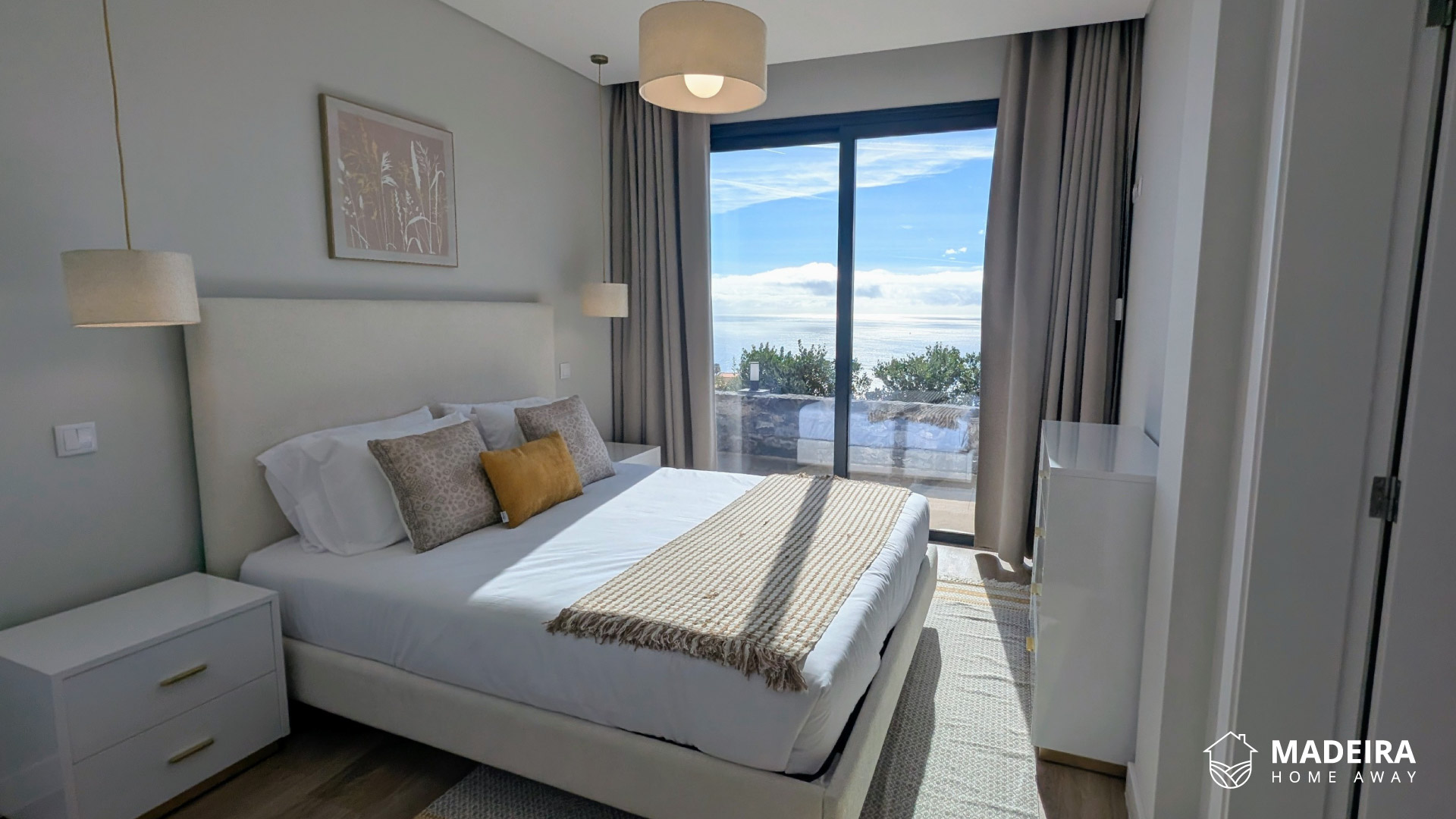 Vacations Bedroom for everyone in Madeira Holidays AL Hotel